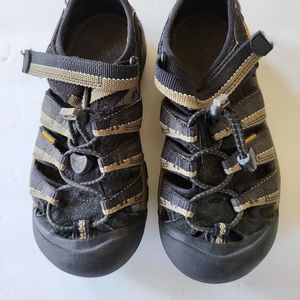 Keen hiking sandals kids 2 black washable